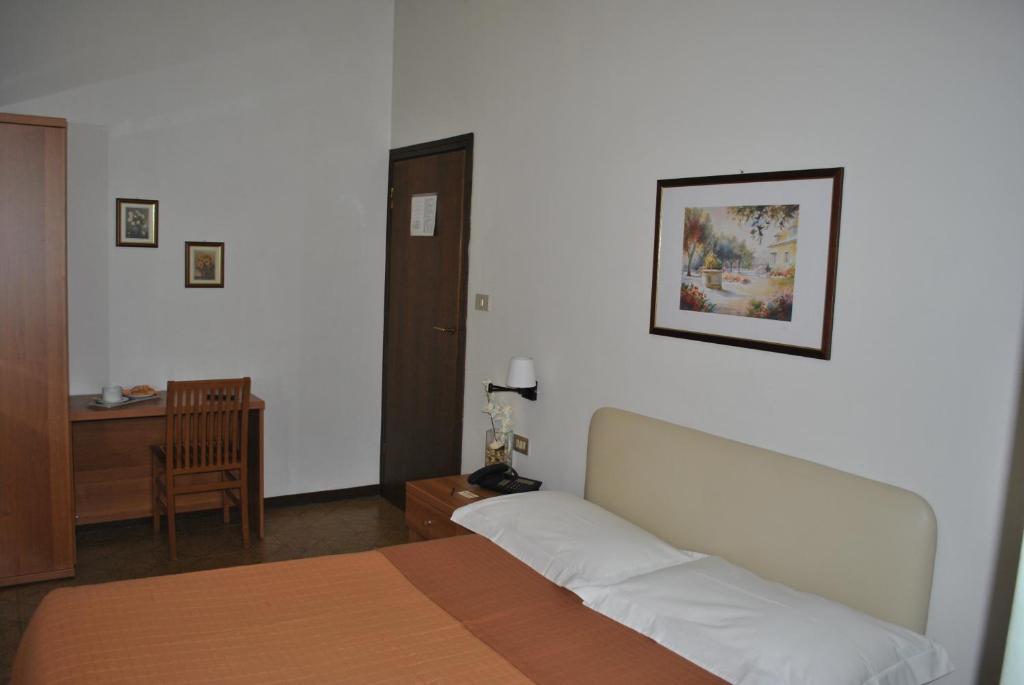 Albergo "Da Mario" Pianoro Rom bilde